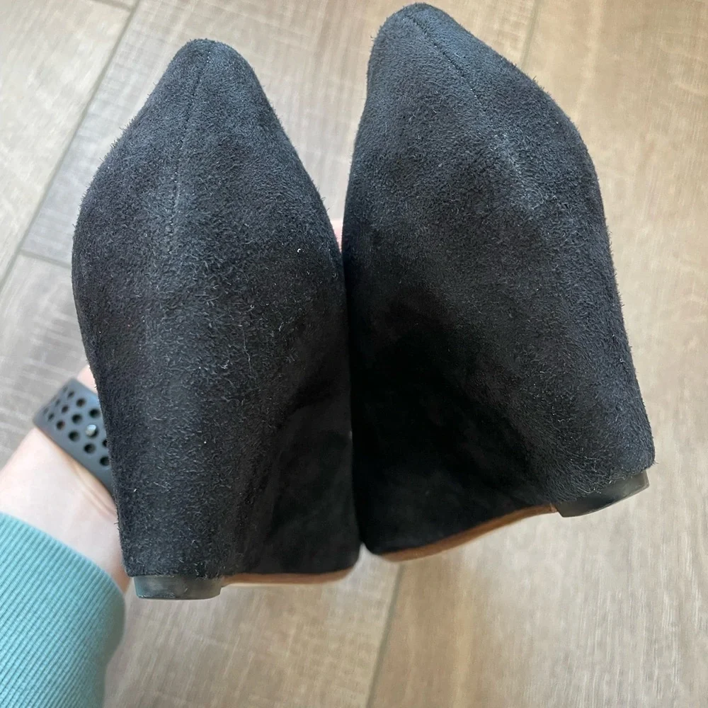 Kors Michael Kors Suede Wedges in Black Size 5.5